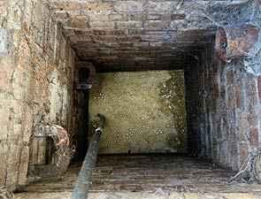 Drain unblocking in London.